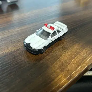 R32 스카이라인 순찰차 미니카