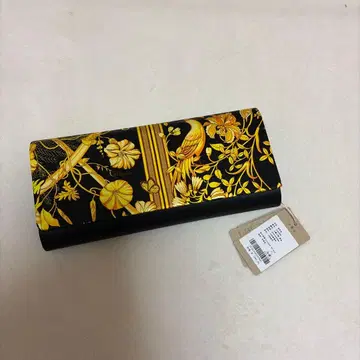 숄더백 블랙 베이스 골드 컬러 무늬