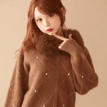 브라운 퍼(fur) 포함 니트 집업 니트