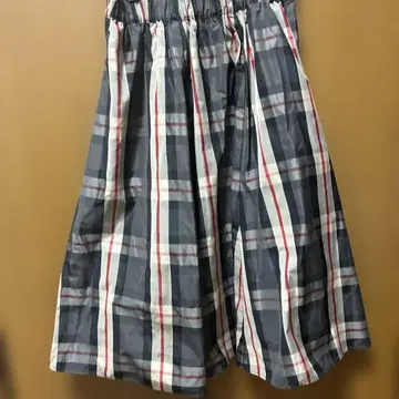 스트로베리 스테디셀러 플레어 스커트 체크 무늬