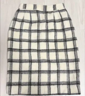 체크 무늬 타이트 스커트