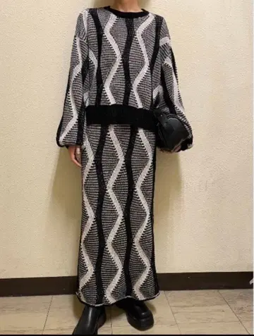 AIC 벨로아 자카드 니트 셋업