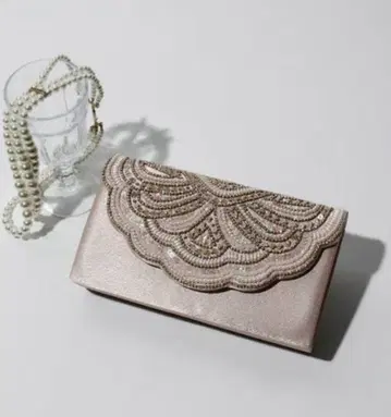 niana 스캘럽 비즈 자수 파티 백