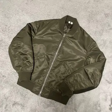 UNIQLO 짧은 기장 ma1 플라이 자켓 카키
