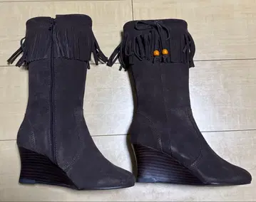 프린지 장식 다크 브라운 웨지힐 부츠