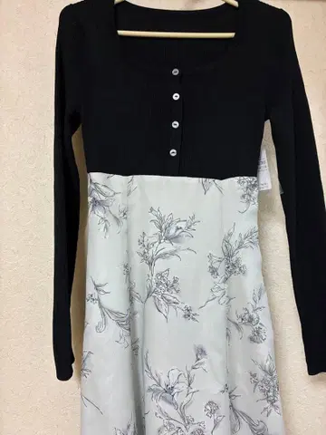 머큐리 듀오 가디건 라이크 니트 도킹 원피스