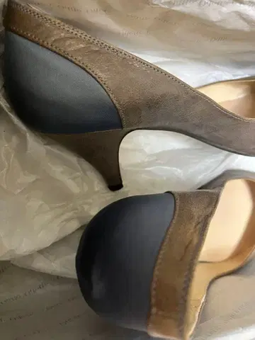 LOVE COULEUR 23.5cm 힐 펌프스 브라운/블루