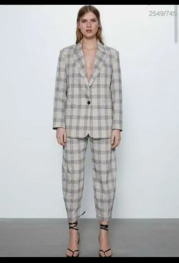 ZARA 체크 무늬 테일러드 자켓