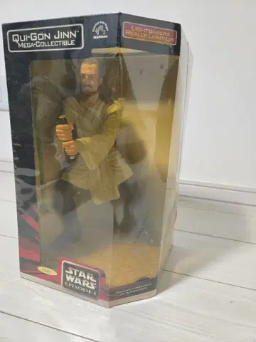 스타 워즈 에피소드 1 콰이=간 진 메가 컬렉터블 박스 포함