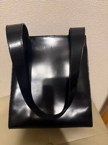FURLA 블랙 가죽 토트백