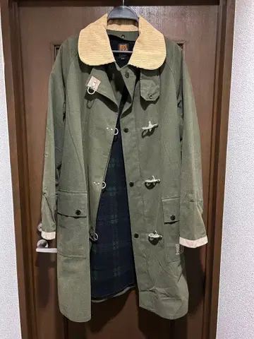 올리브 그린 더플 코트