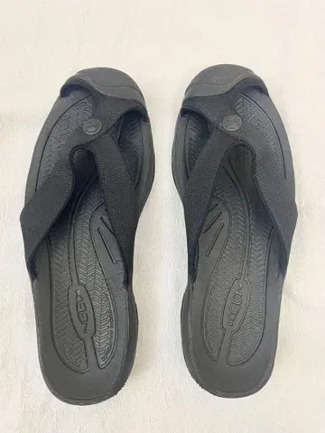 KEEN 컴포트 샌들 블랙