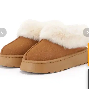 퍼가 달린 브라운 슬리퍼