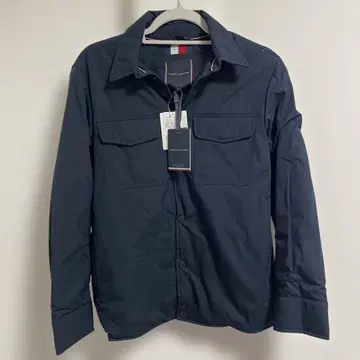 TOMMY HILFIGER 네이비 포켓 부착 점퍼