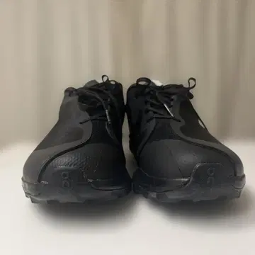 On Cloudstratus 블랙 러닝화