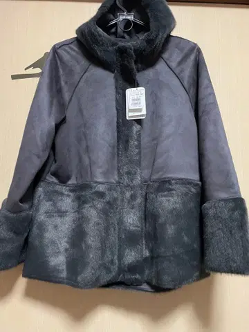 MEDOC 페이크 무스탕+인조 모피 후드 부착 코트 차콜 그레이