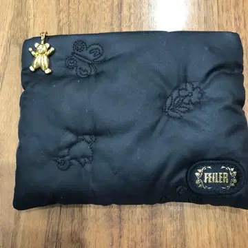FILLER 퀼팅 파우치 블랙