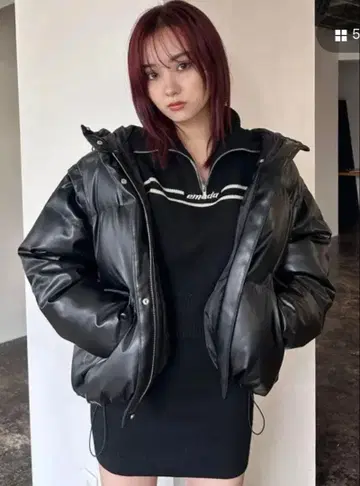 [ EMODA ] 블랙 다운 2way 자켓 후드 부착 베스트