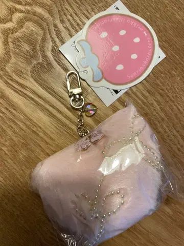 산리오 x mikko 콜라보 퍼 키링 핑크 미개봉 새상품
