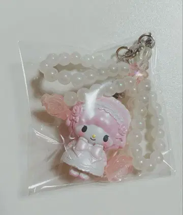 산리오 화이트 프릴 피아노 시크릿 스트랩