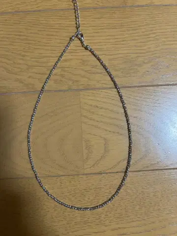 비즈 목걸이 그레이
