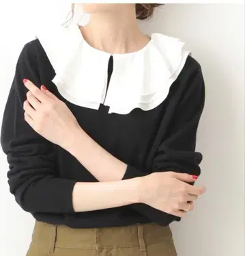 IENA 프릴 칼라 니트