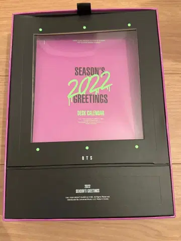 BTS 2022 SEASONS GREETINGS DESK CALENDAR