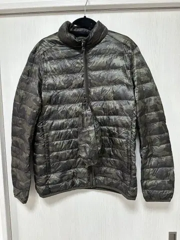 UNIQLO 사이즈 M 울트라 라이트 다운 자켓 카모플라쥬