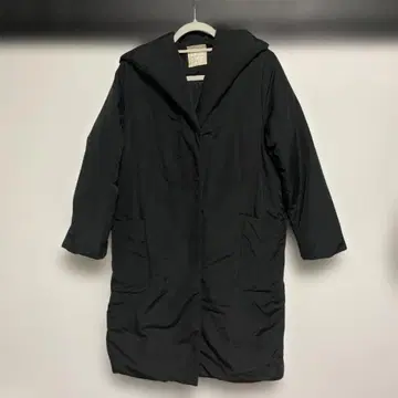 블랙 후드 부착 롱 코트