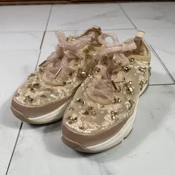 새상품급 RANDA 20주년 기념 모델 레이스 비쥬 스니커즈 S