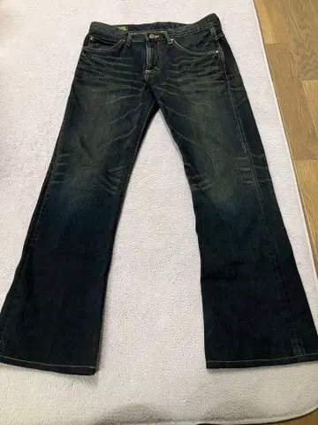 리 부츠컷 데님 블랙 (가격 협의 가능)