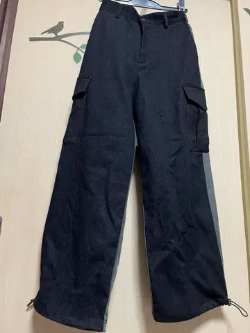 ETHR 바이컬러 이소재 절개 카고 팬츠 블랙 데님 x 차콜 그레이