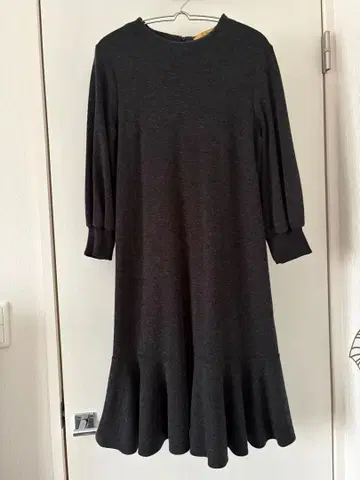 URBAN RESEARCH ROSSO 밑단 플레어 원피스 그레이