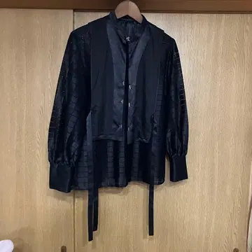 유나이티드 도쿄 스트라이프 패턴 블랙 긴팔 셔츠