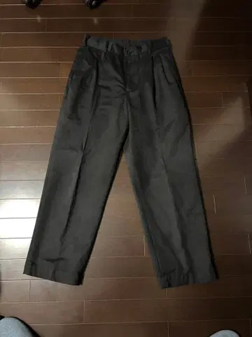 와이드 턱 팬츠 가격 인하 협상 가능합니다.