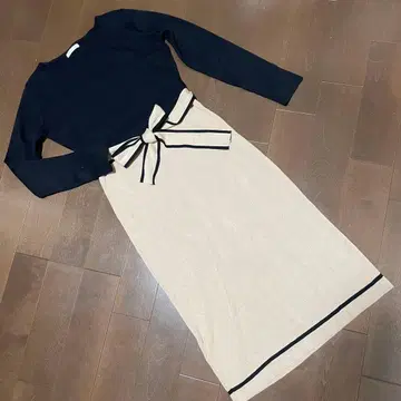 리본 포함 니트 원피스 긴팔 블랙 베이지