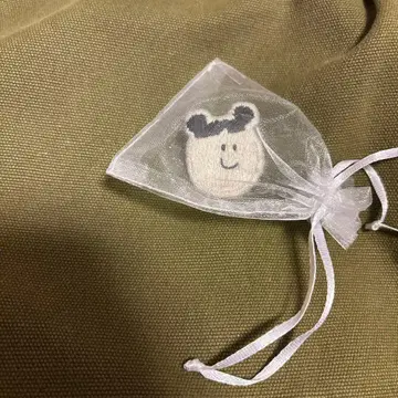 사바 시스터 나치 자수 브로치