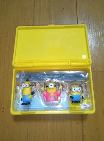 미니언 피규어 3개 세트 케이스 포함