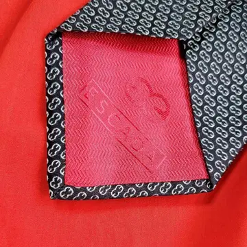 에스카다 넥타이 로고 네이비 계열 블루 계열