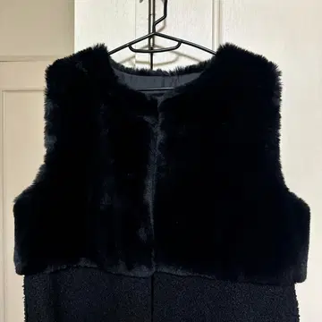 블랙 퍼 보아 베스트 슬리브리스