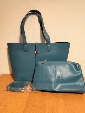 HUNDRED 숄더백 파란색