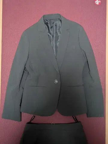 다크 그레이 비즈니스 정장 상하의 세트