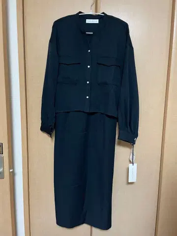 quaranciel 셔츠&스커트 셋업 네이비 택 포함 새상품