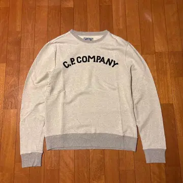 C.P. COMPANY 그레이 크루넥 맨투맨