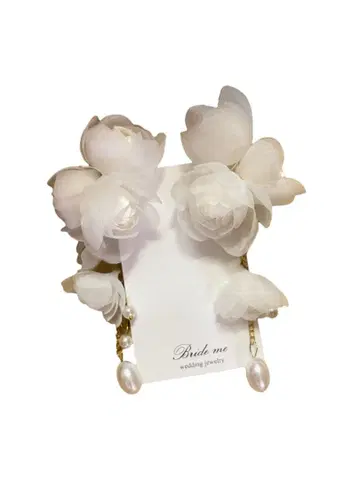 BRAID ME 브라이드미 화이트 플라워 귀걸이