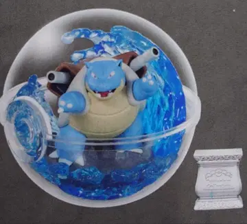 테라리움 컬렉션 리자몽 피규어 물 속