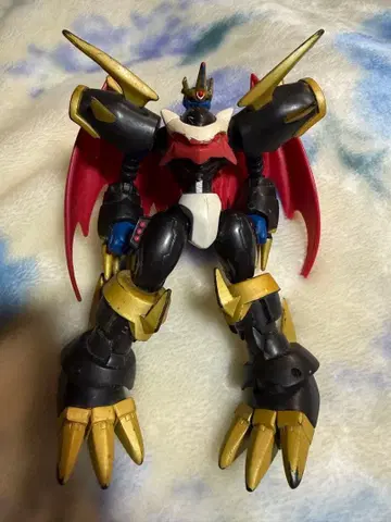 디지몬 피규어 블랙/빨간색/금