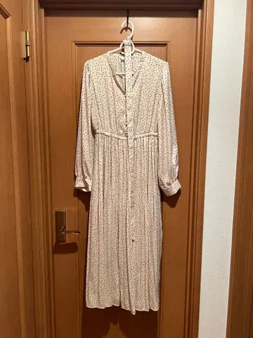 Andemiu 아이보리 도트 무늬 원피스