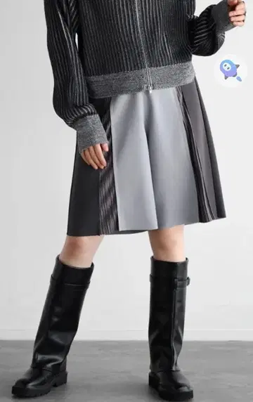 RADIATE 바이컬러 본딩 플리츠 숏팬츠