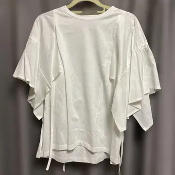 화이트 플레어 슬리브 반팔 셔츠 페넬